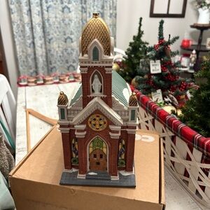 DEPT 56 CHRISTMAS IN THE CITY VILLAGE HOLY NAME CHURCH Retired - missing steeple